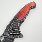 SWAT Tactical Series – Gravür İşlemeli Ahşap Kabzalı Koleksiyonluk Çakı