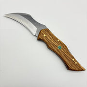 El Yapımı Karambit Model Katlanabilir Çakı | Doğal Ceviz Kabze & Deri Kılıf